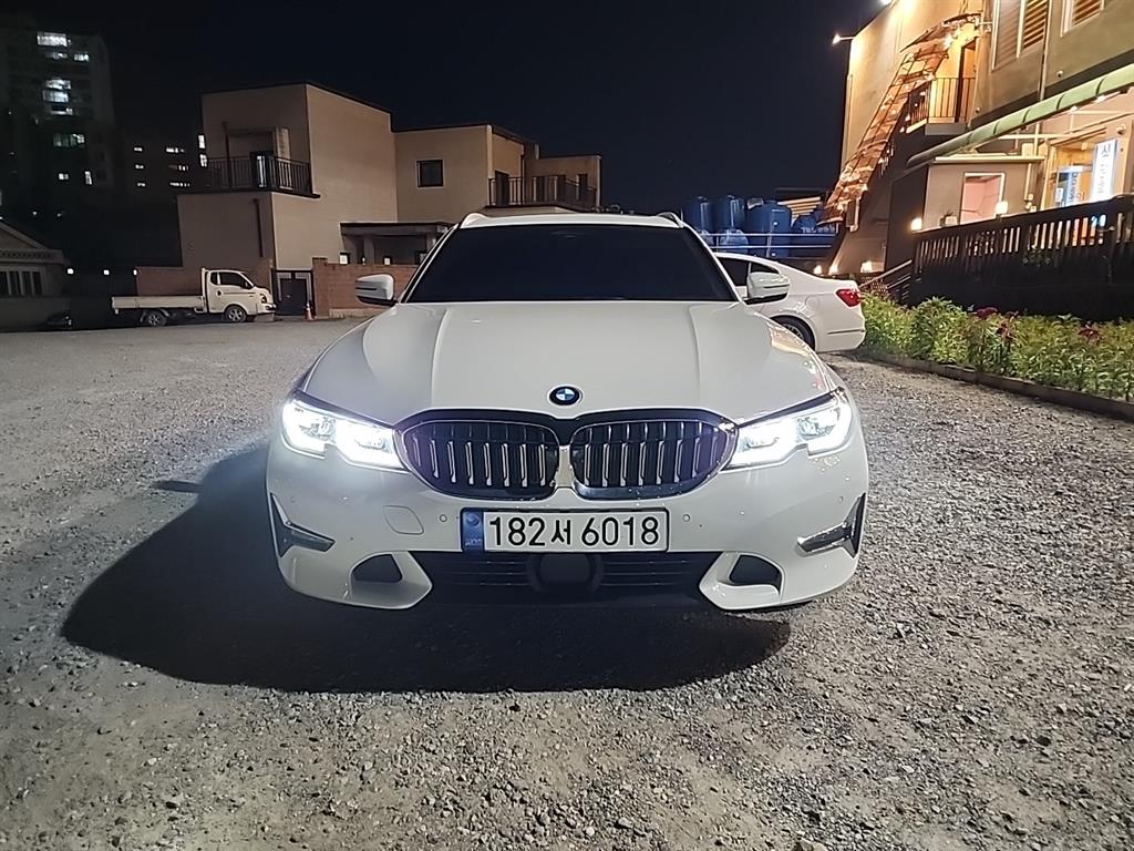 BMW 3ø(7)  320d Ÿ 