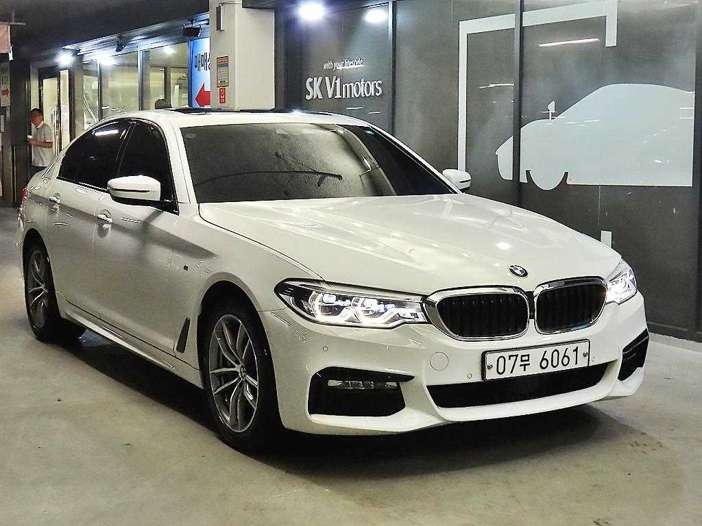 BMW 5ø(7)  530i xDrive M ÷