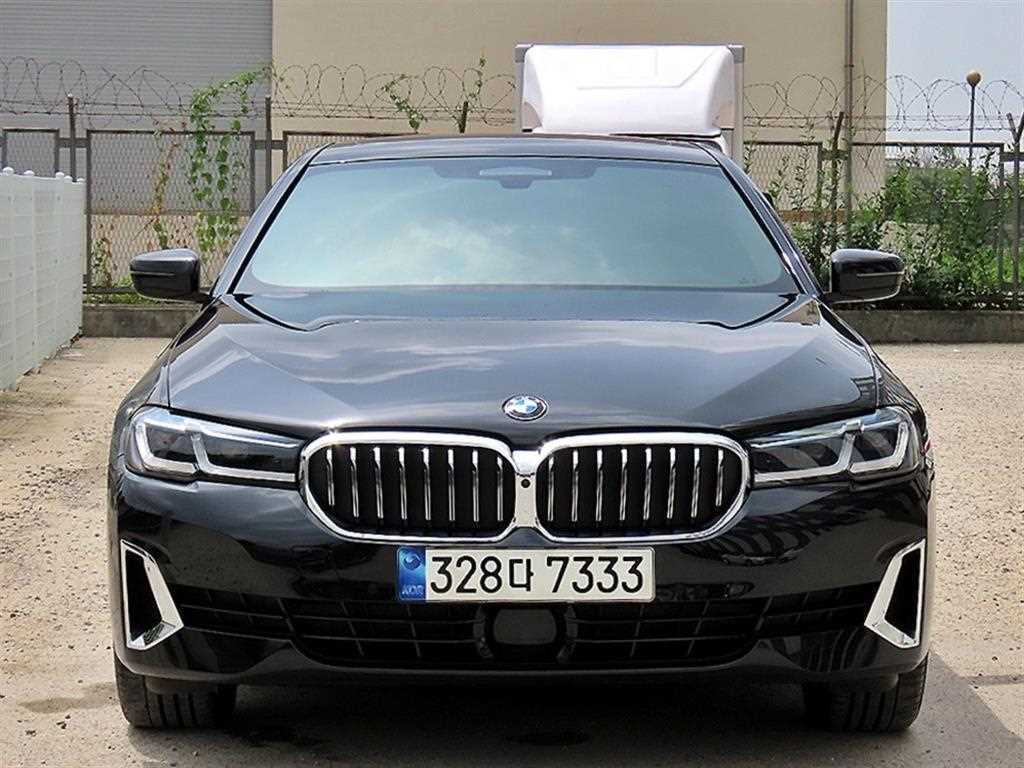 BMW 5ø(7)  530e Ÿ