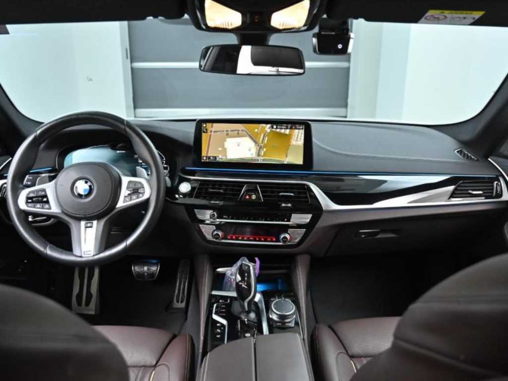 BMW 5ø(7)  530e M 
