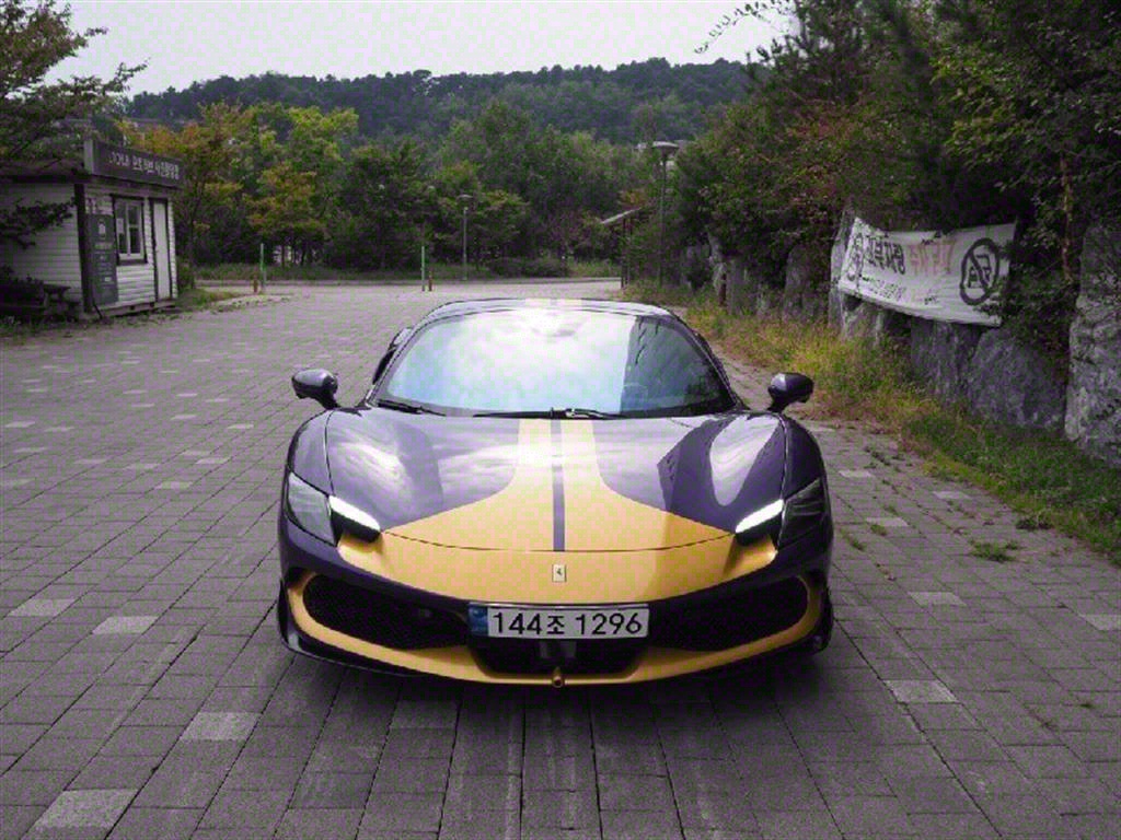 ��� 296 GTB 3.0 V6 PHEV 