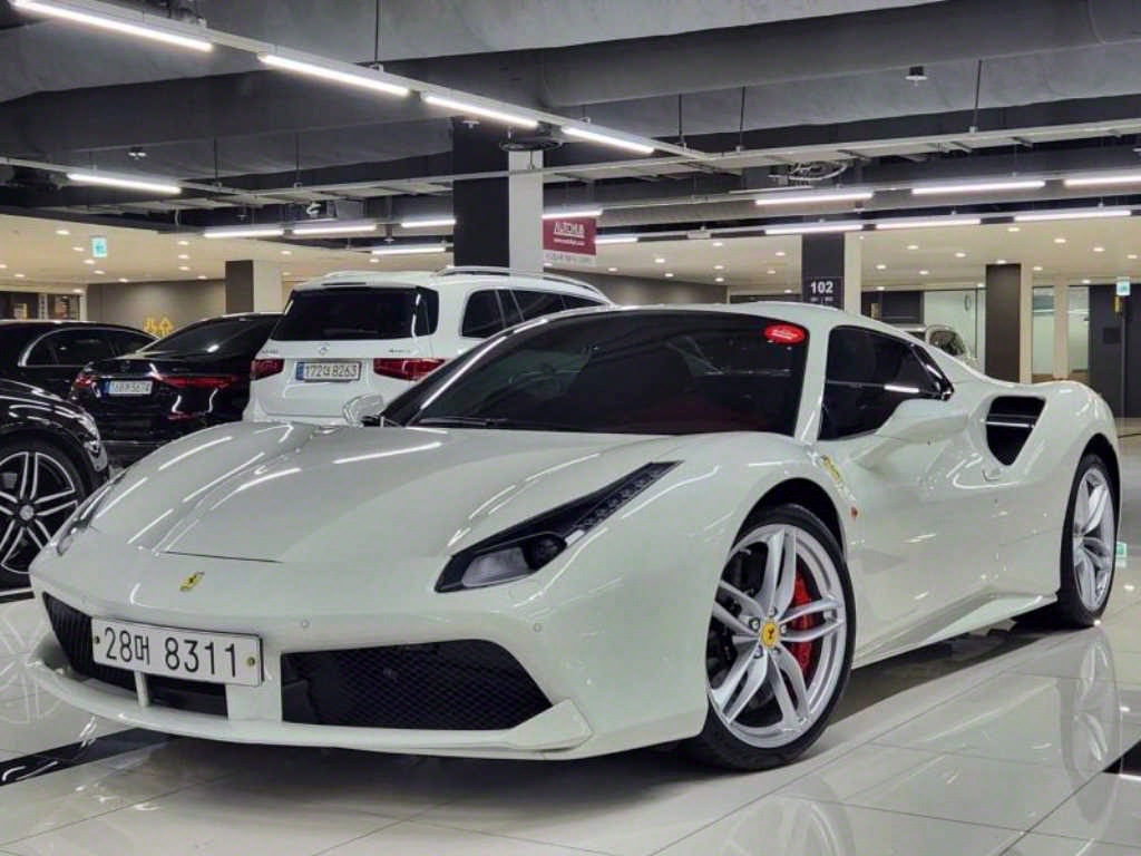  488 3.9 V8 ̴ 