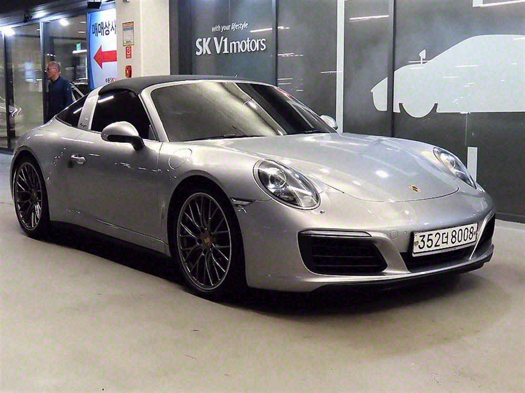  911(991) Ÿ 4 