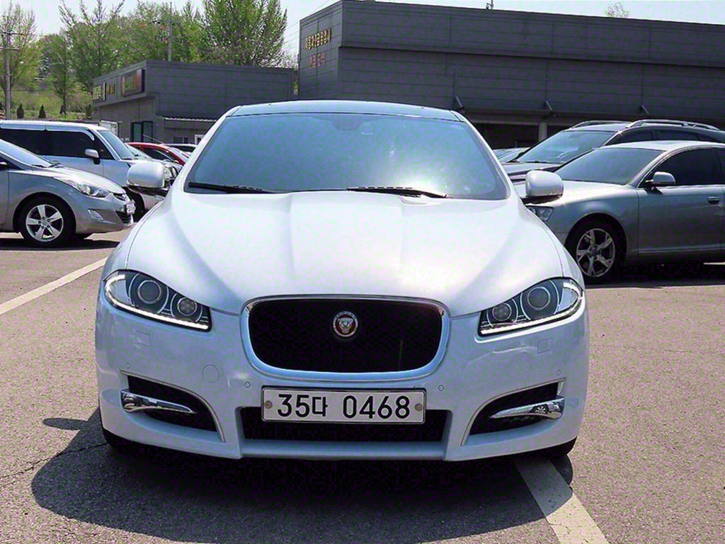 Ծ XF 3.0 V6 SC Ÿ
