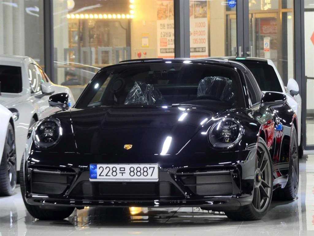  911(992) Ÿ 4 
