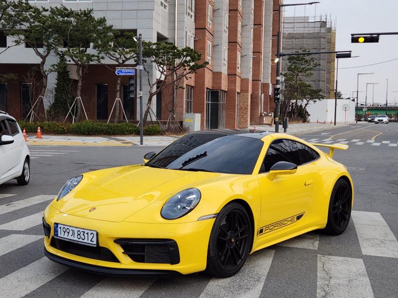  911(992) ī 4 GTS