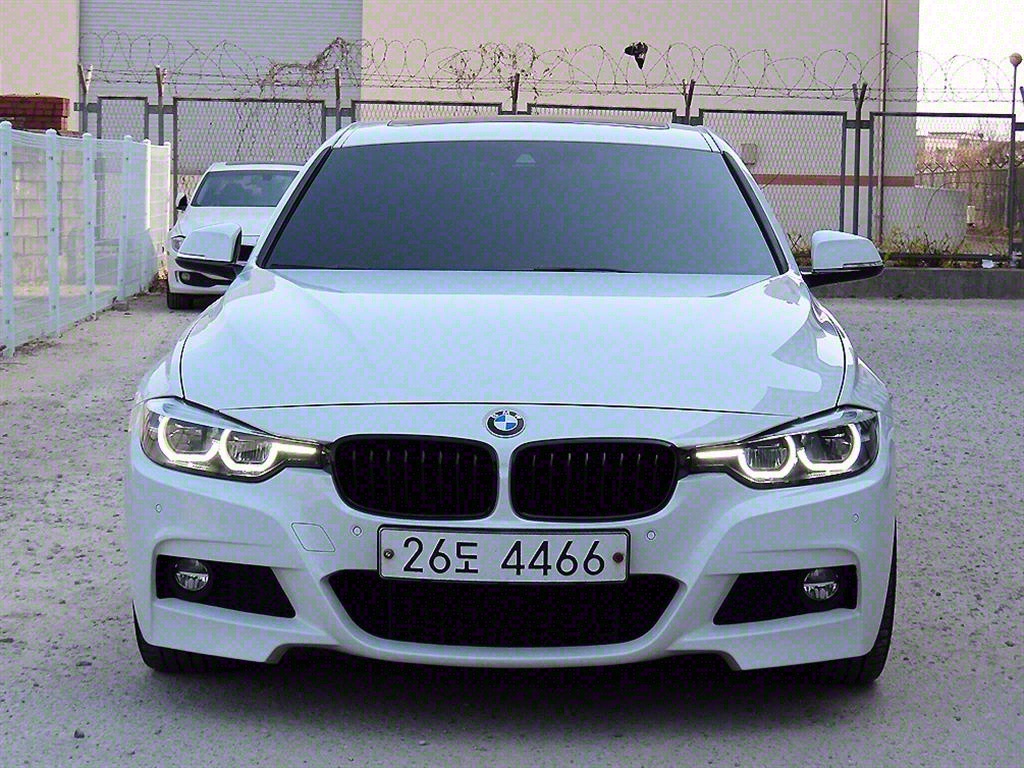 BMW 3ø(6) 330i M  