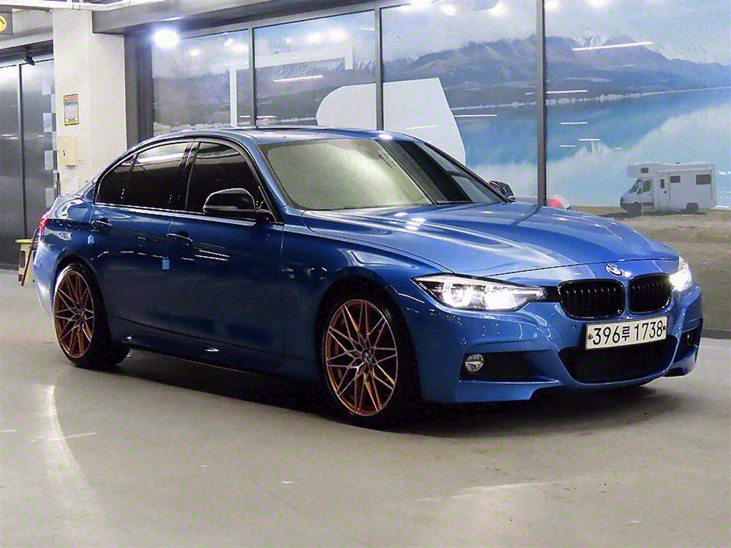 BMW 3ø(6) 330i M  
