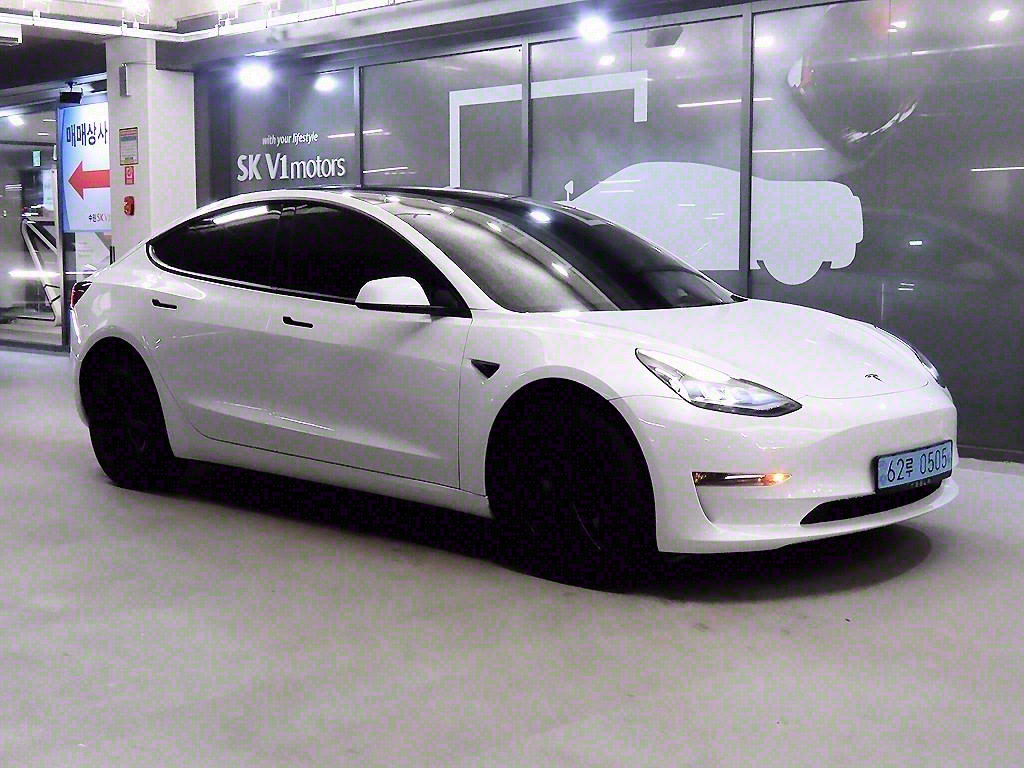 ׽  3 EV AWD  