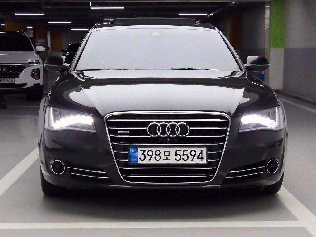 ƿ A8(3) 4.0 TFSI Ʈ LWB 