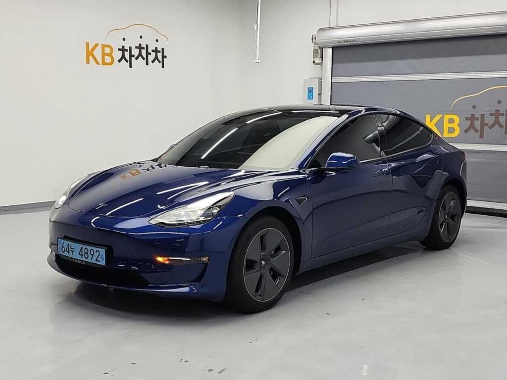 ׽  3 EV AWD  