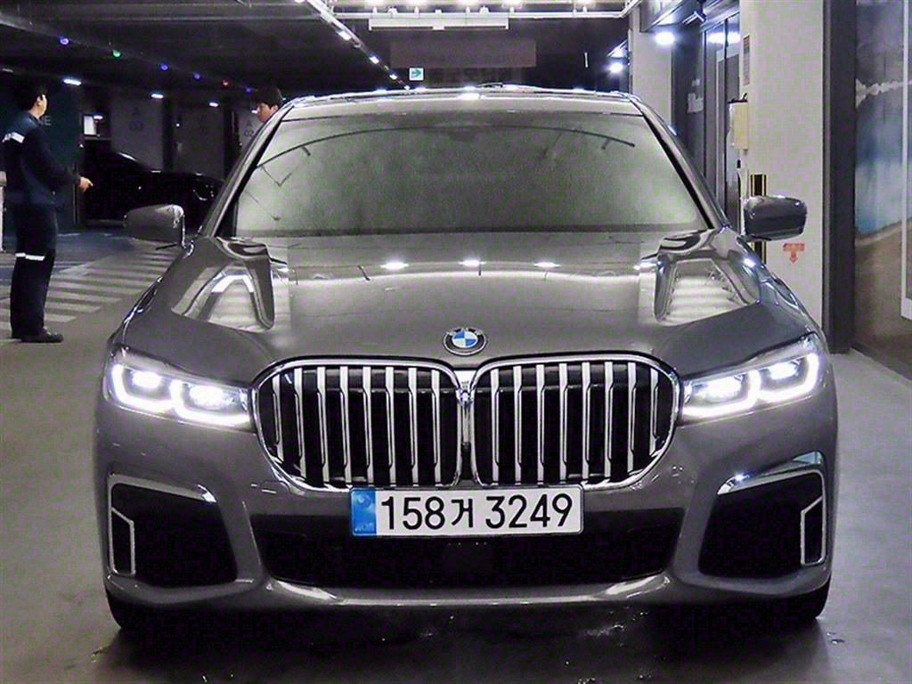BMW 7ø(6) 740i sDrive M 