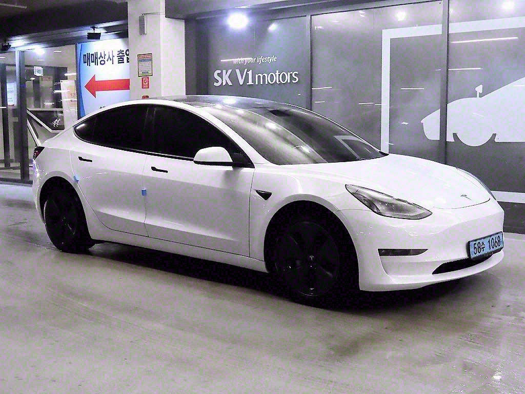 ׽  3 EV AWD  