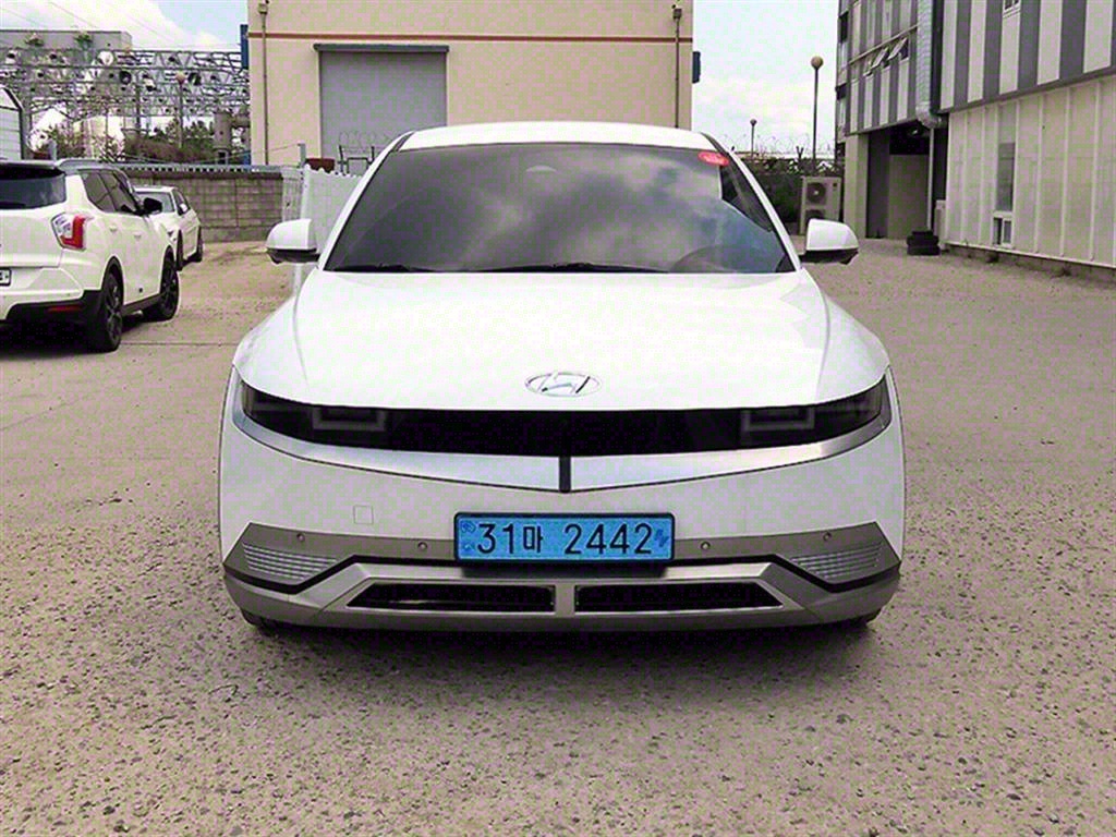  ̿ 5 EV AWD շ Ƽ