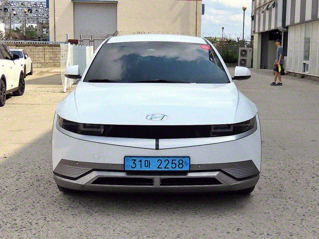  ̿ 5 EV AWD շ Ƽ