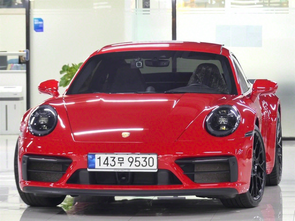  911(992) ī 4 GTS