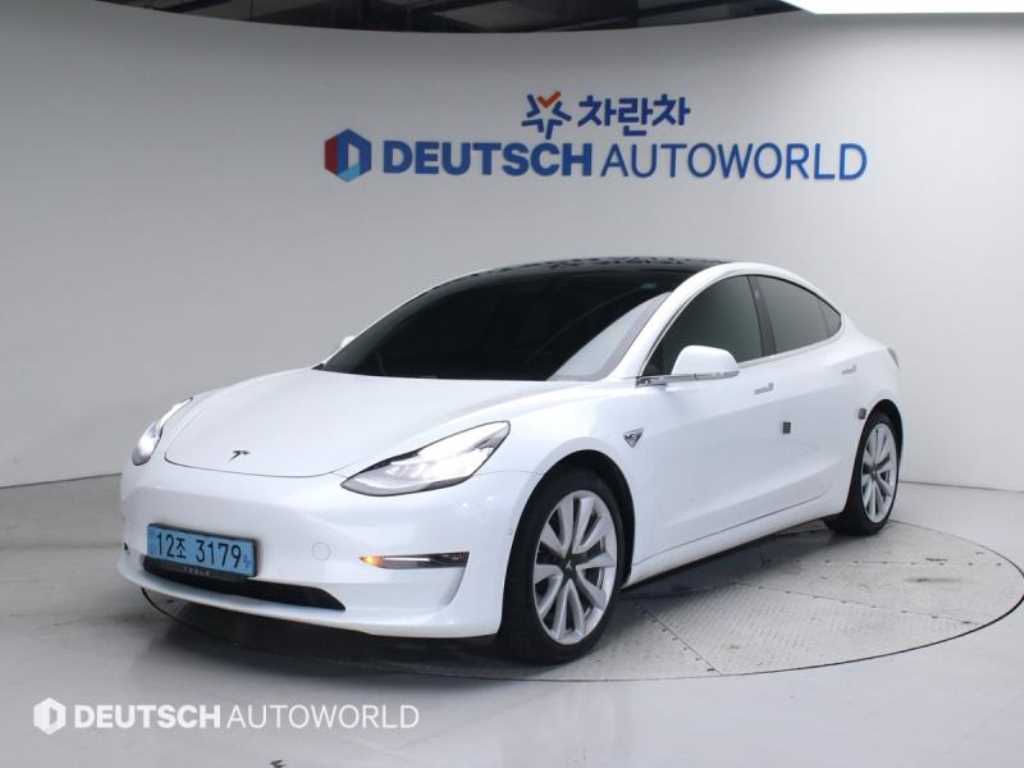 ׽  3 EV AWD  