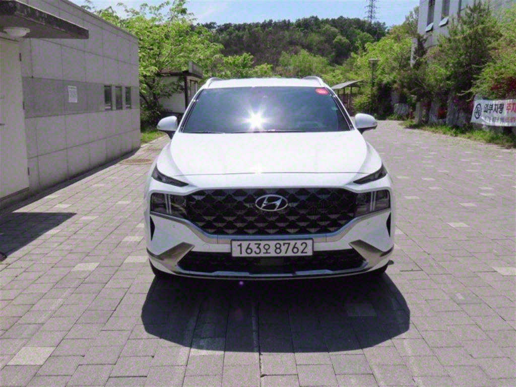   Ÿ ̺긮 1.6 HEV 2WD Ķ׷