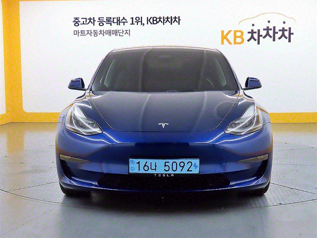 ׽  3 EV AWD  