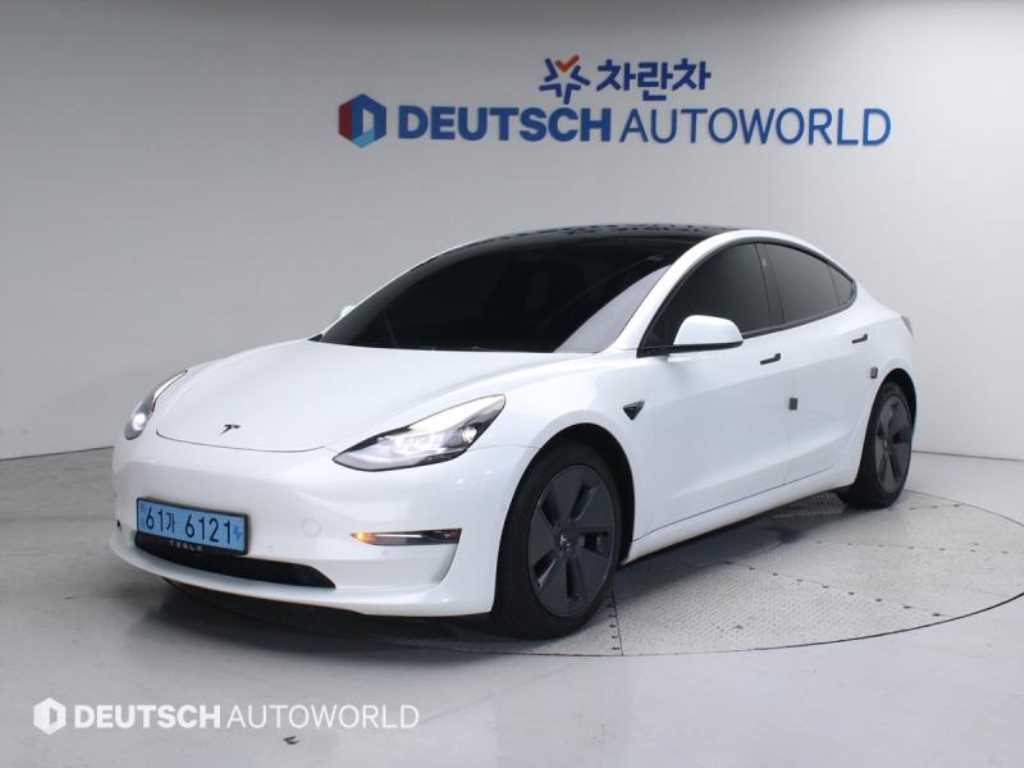 ׽  3 EV AWD  