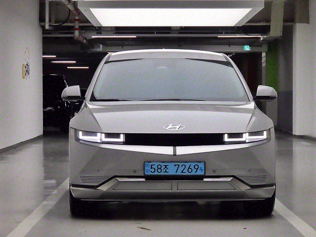  ̿ 5 EV AWD շ Ƽ