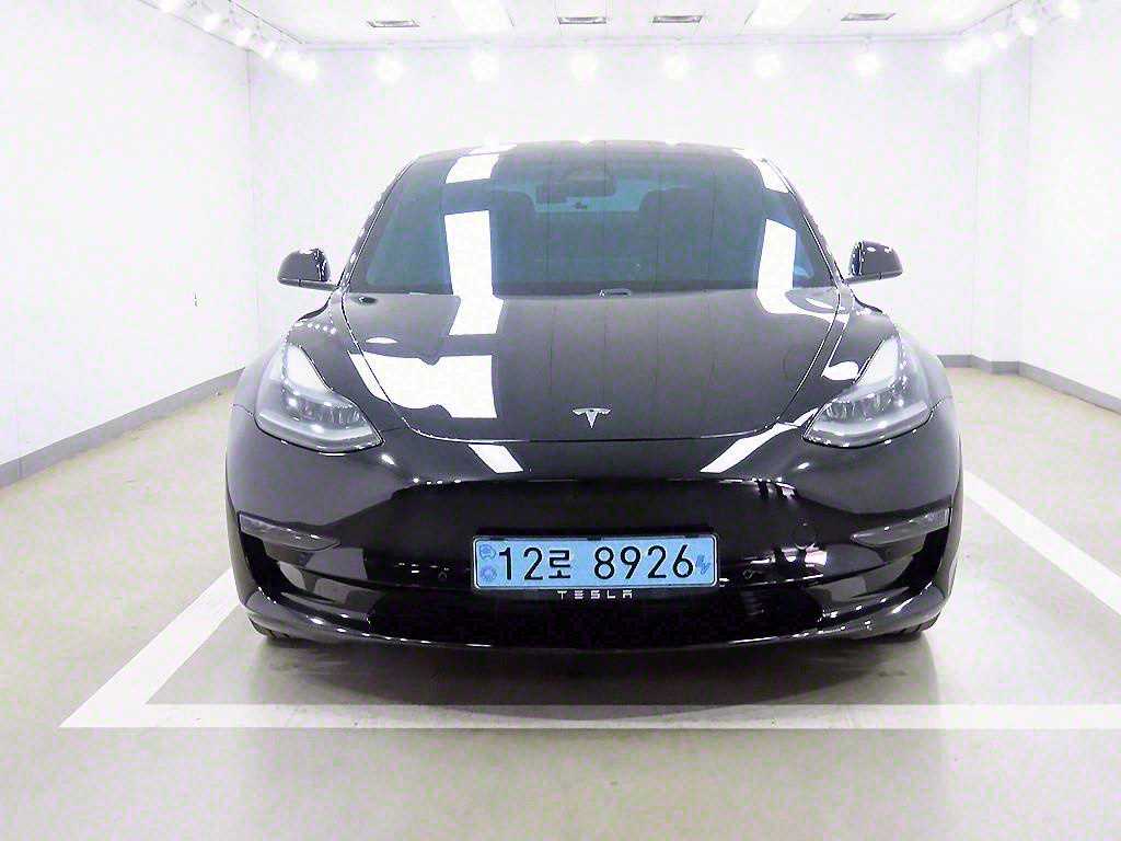 ׽  3 EV AWD  