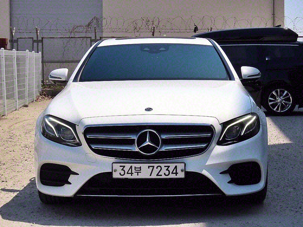 EŬ(5) E300 AMG 