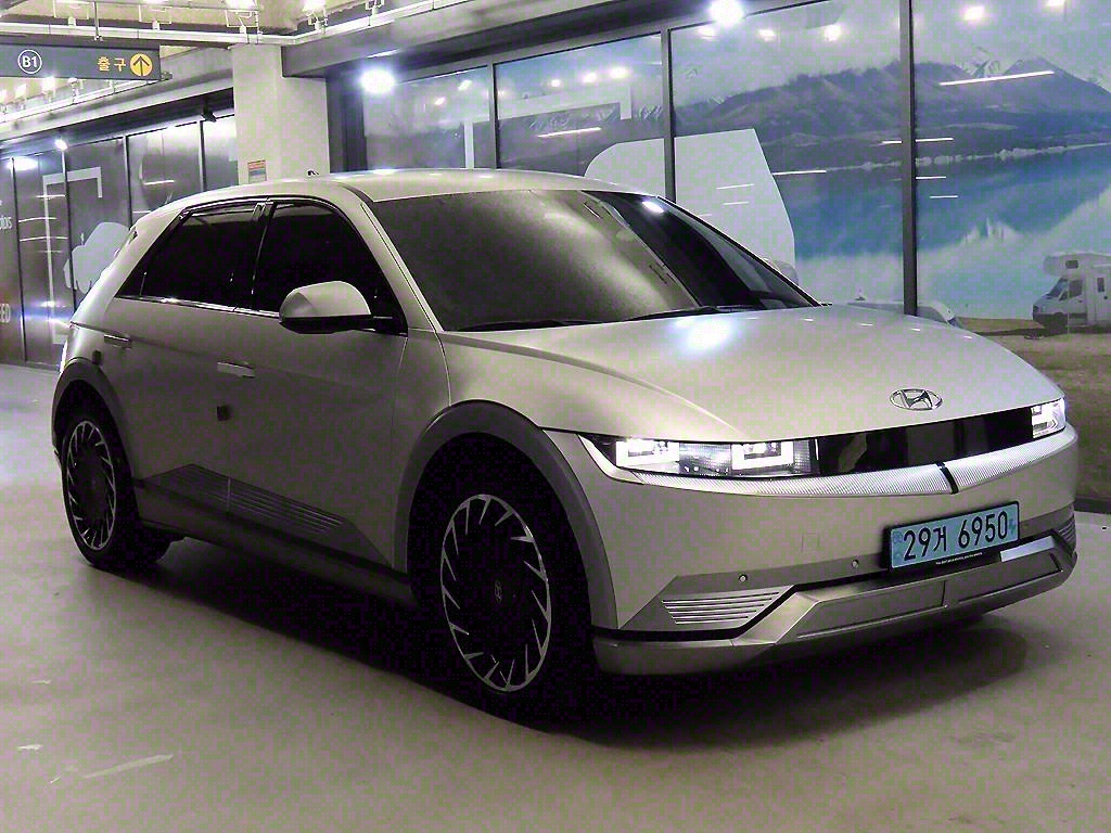  ̿ 5 EV AWD շ Ƽ