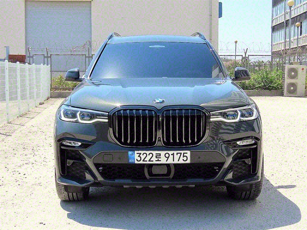 BMW X7 40i xDrive ¶ ͽŬú