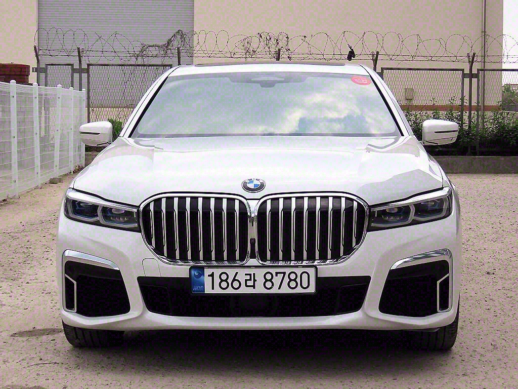BMW 7ø(6) 740i sDrive M 