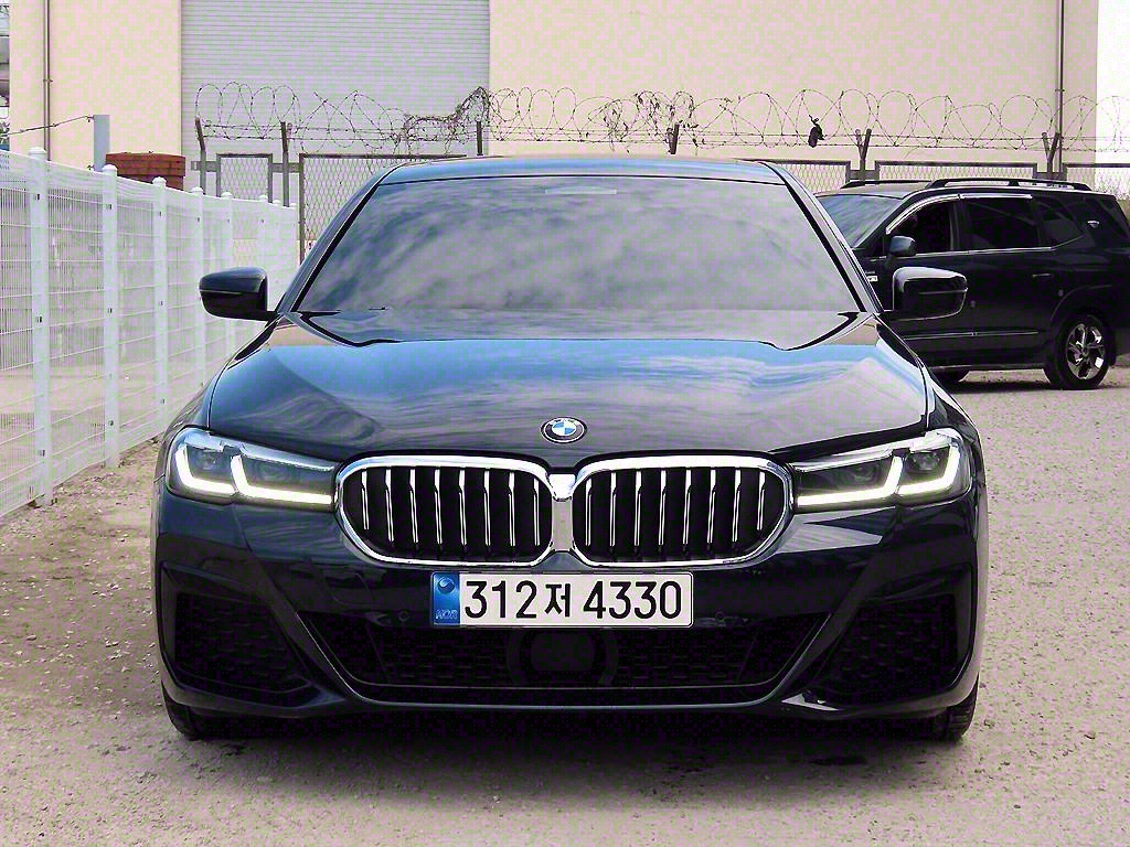 BMW 5ø(7)  520i M 