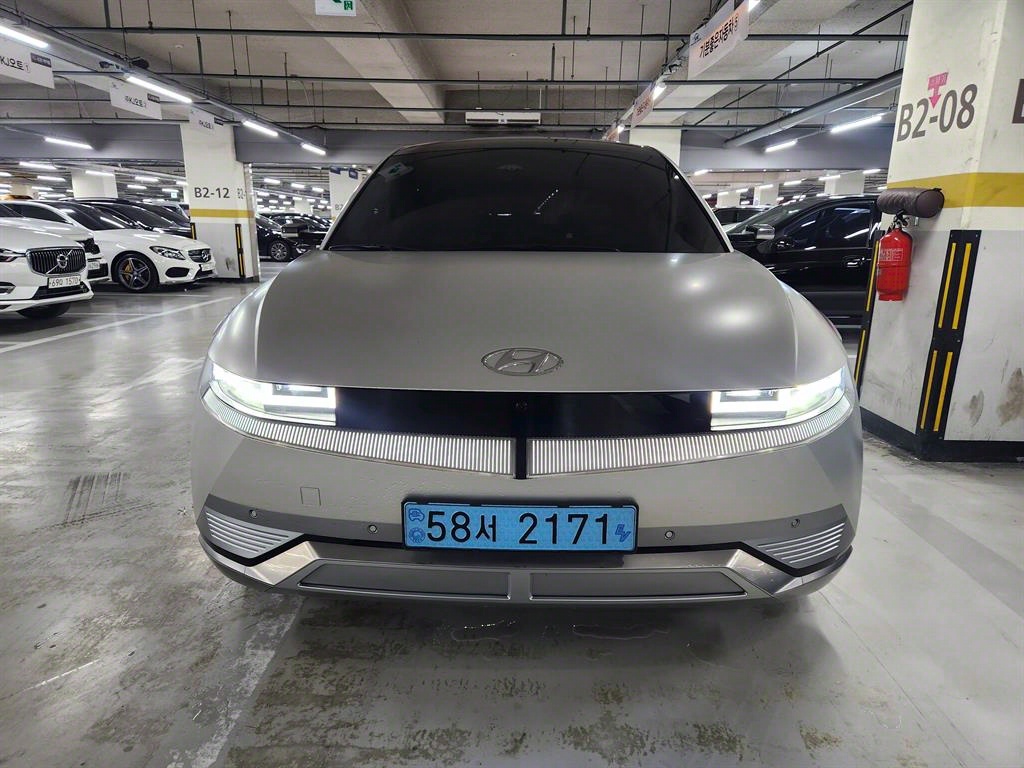  ̿ 5 EV AWD շ Ƽ