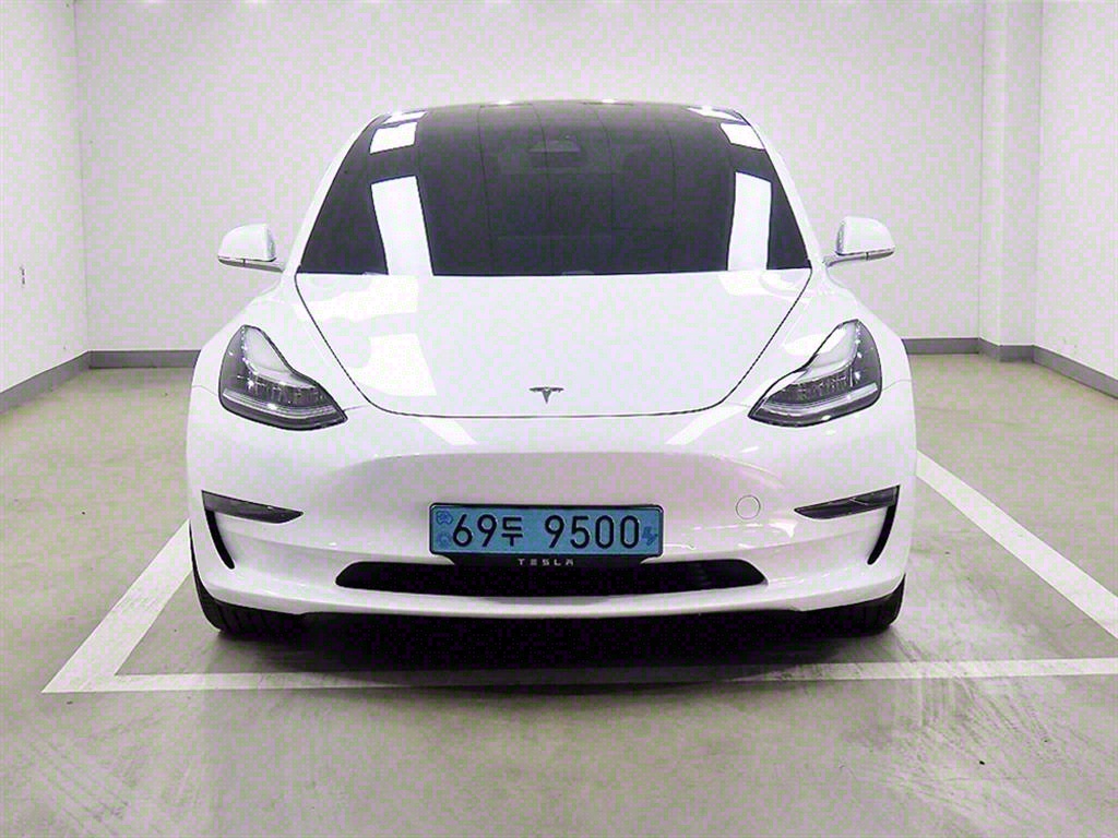׽  3 EV RWD 