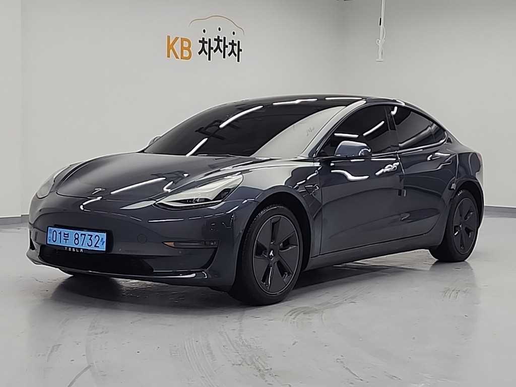 ׽  3 EV AWD  