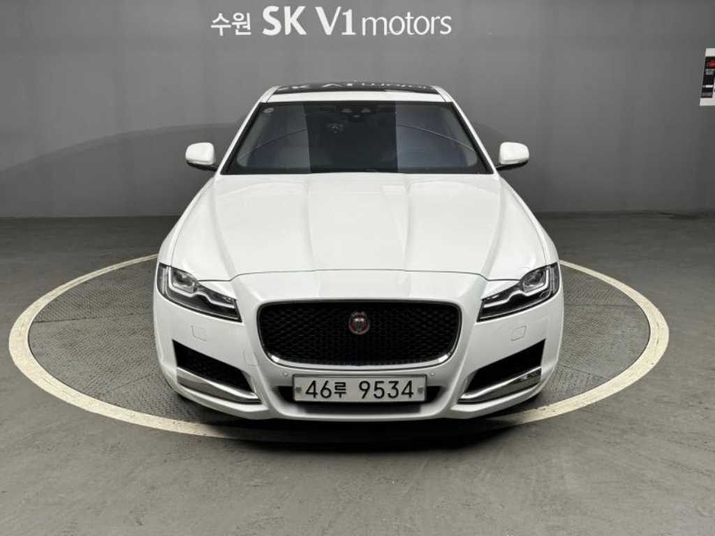 Ծ XF(2) 2.0 20d AWD Ʈ