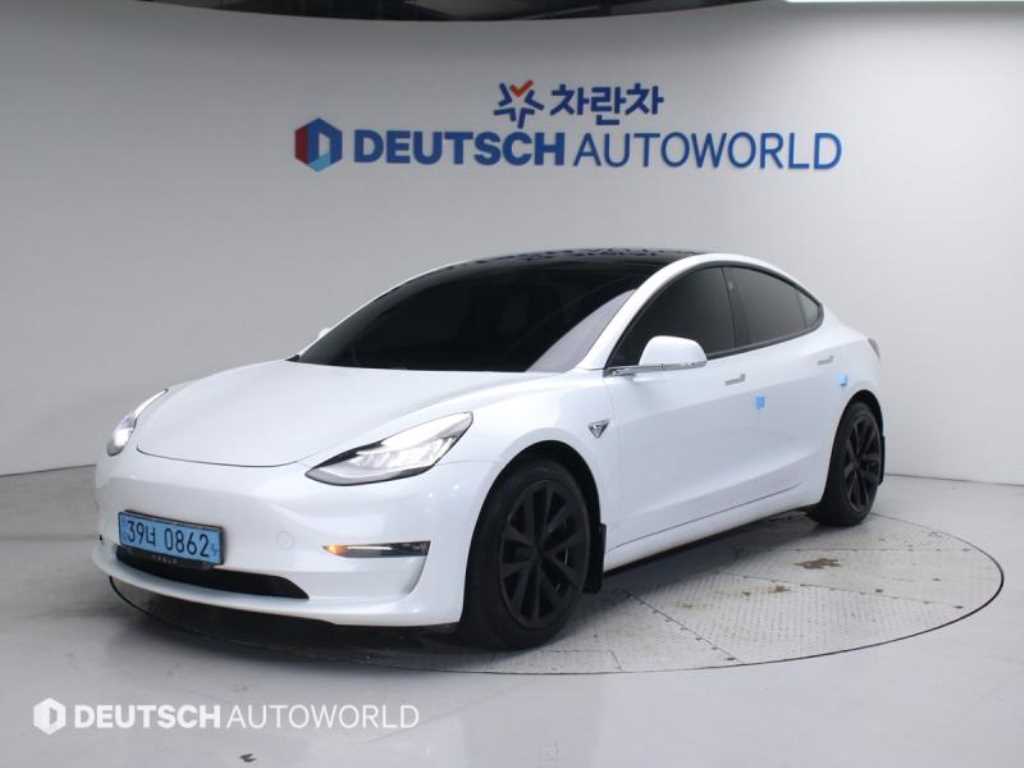 ׽  3 EV AWD  