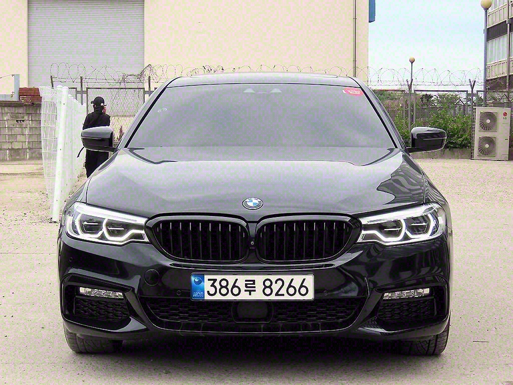 BMW 5ø(7)  530i xDrive M ÷