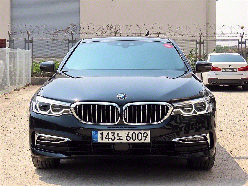 BMW 5ø(7)  530e Ÿ  ÷