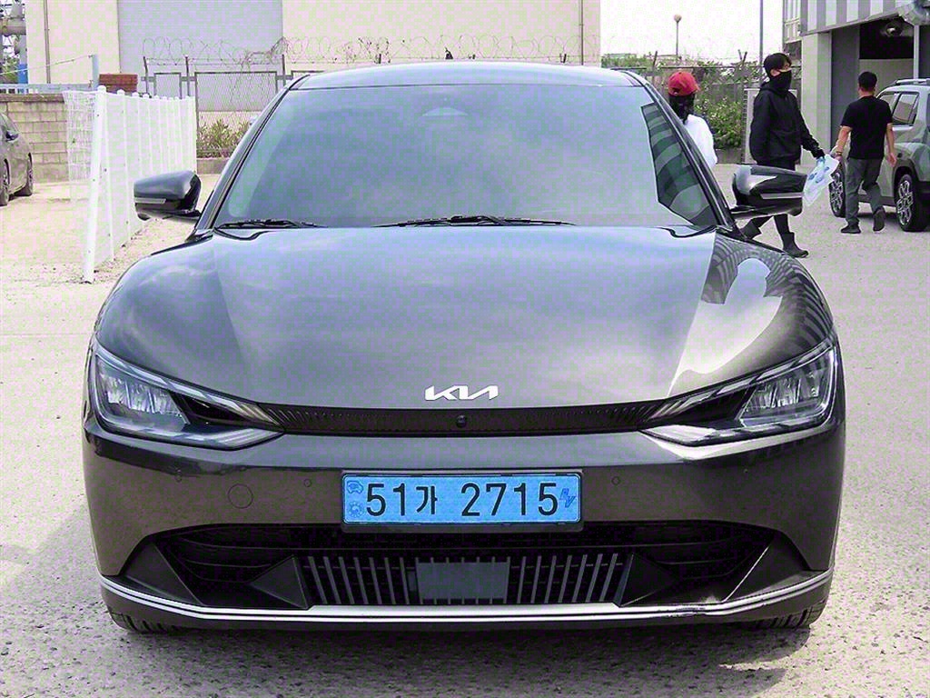  EV6   2WD 