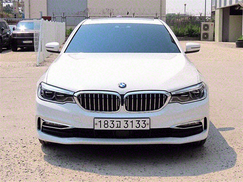 BMW 5ø(7)  530e Ÿ  ÷