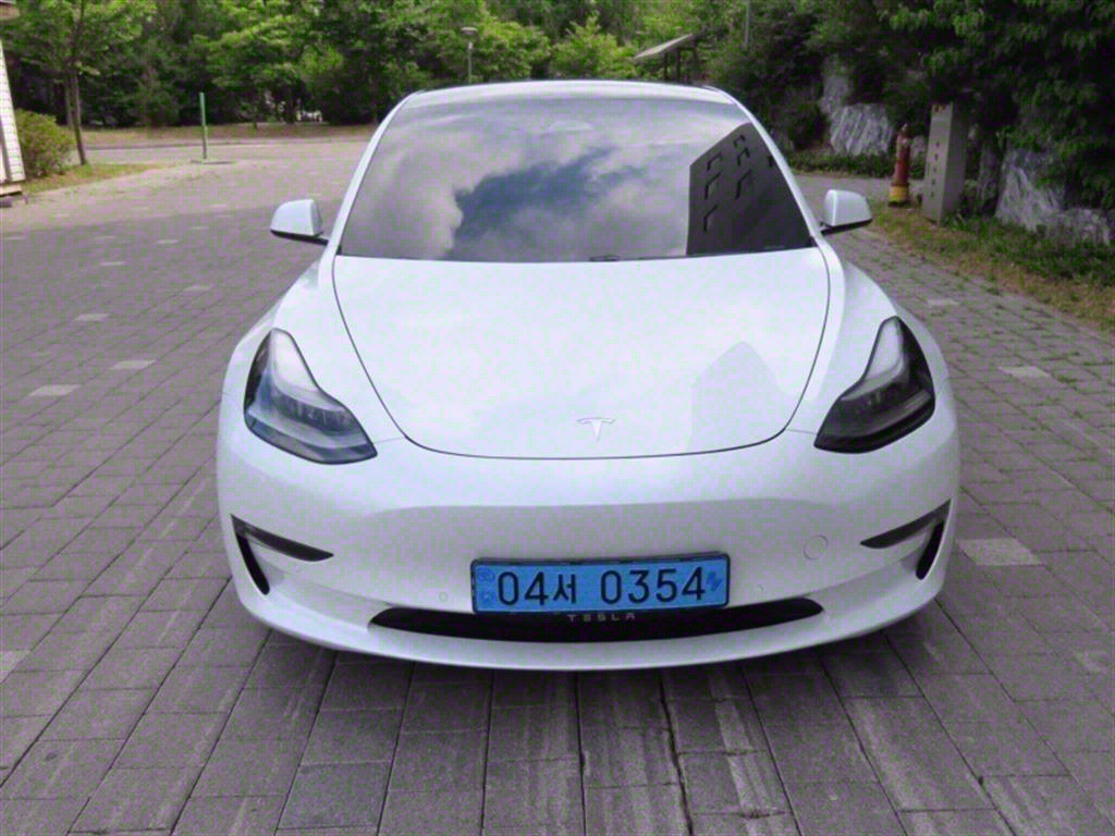 ׽  3 EV AWD  