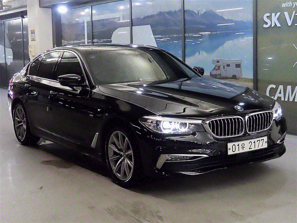 BMW 5ø(7)  520i Ÿ