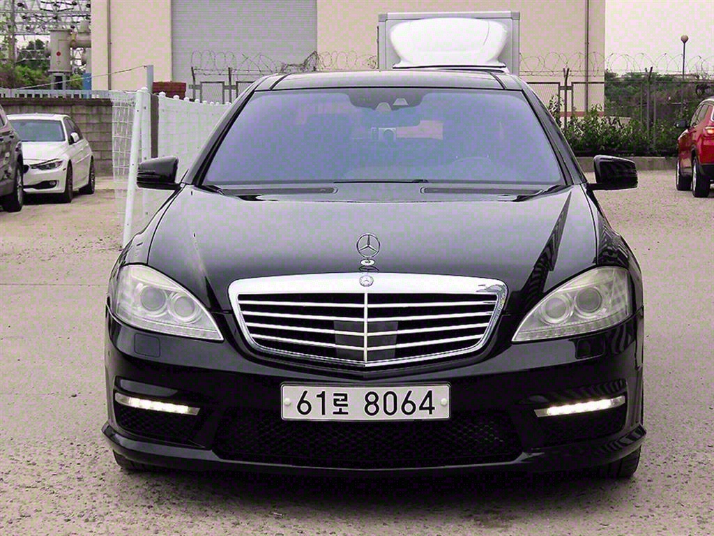  SŬ(5) S63L AMG 