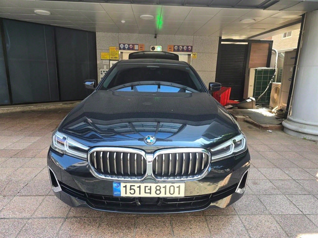 BMW 5ø(7)  520i Ÿ