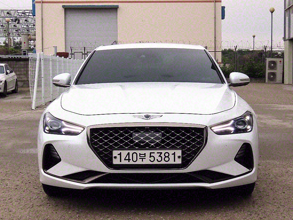 ׽ý G70 3.3T  AWD Ƽ