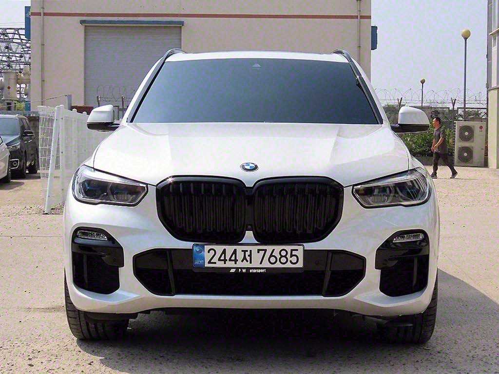 BMW X5(4����) 40i xDrive M ��������