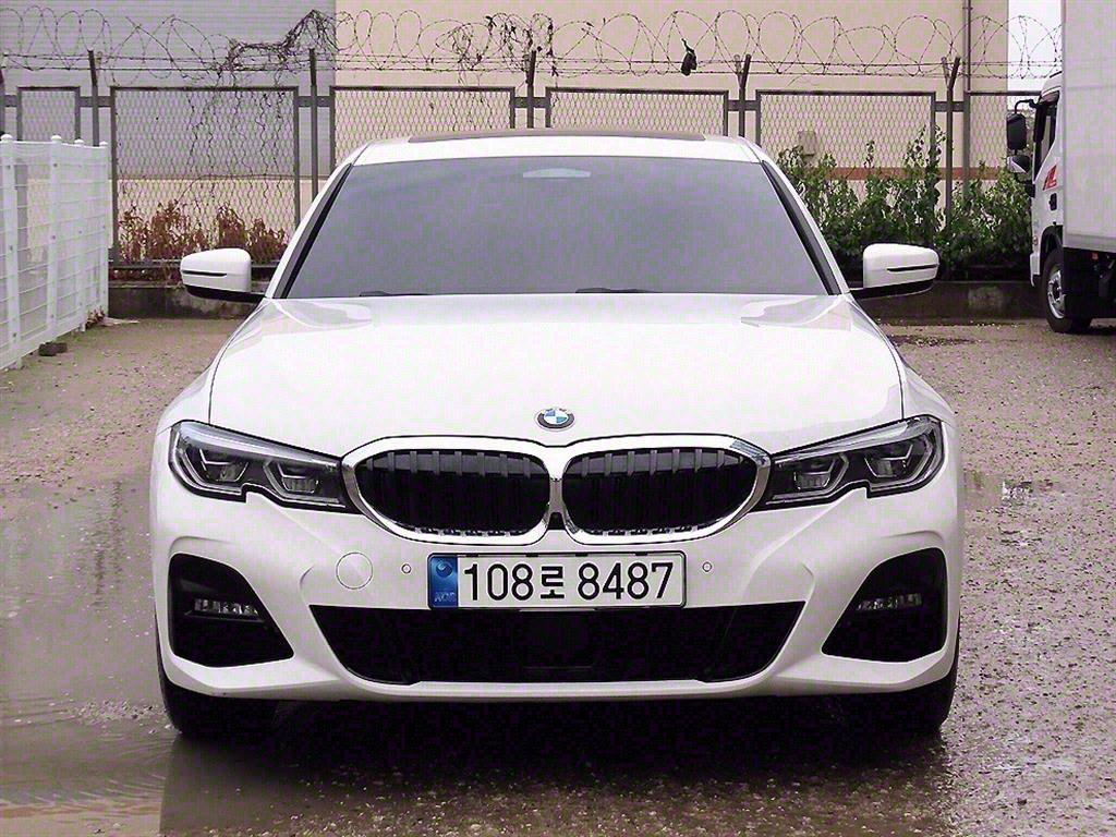 BMW 3ø(7) 330e M  