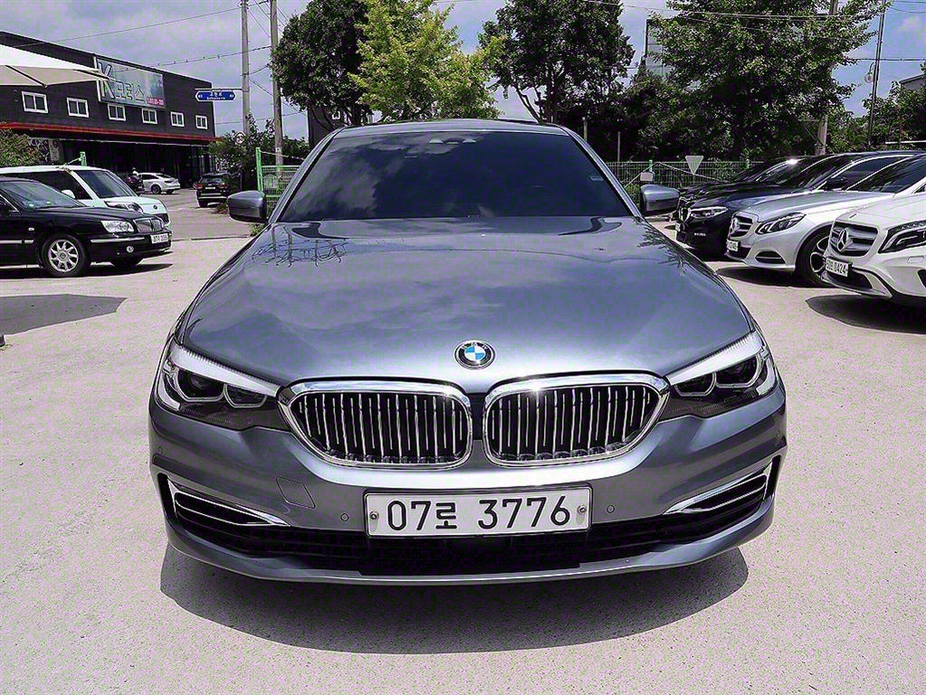 BMW 5ø(7)  520i Ÿ