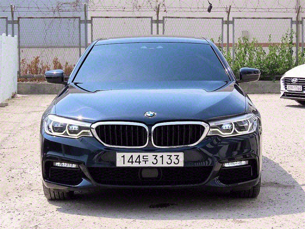 BMW 5ø(7)  530i xDrive M ÷