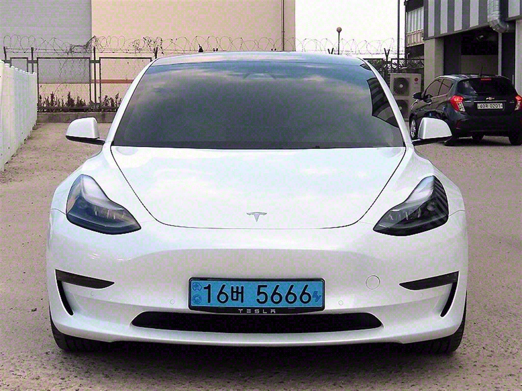 ׽  3 EV RWD 